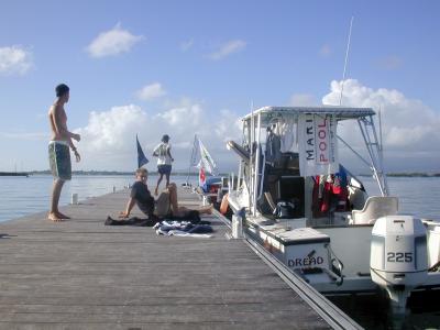 bateau suiveur - 18�ko